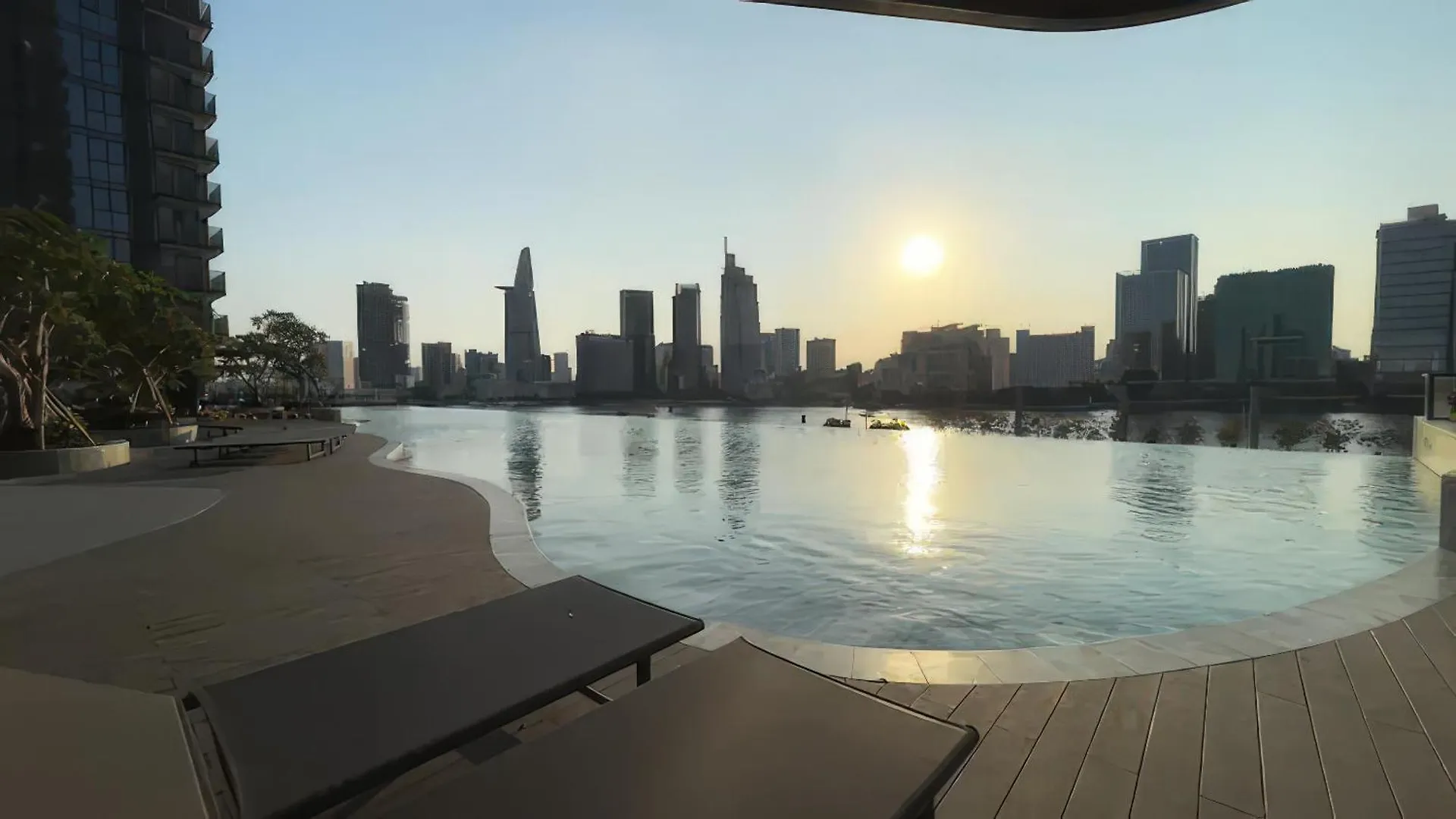 The Opera Residence - Luxury Infinity Pool&Sauna Ho Chi Minh City Apartment
