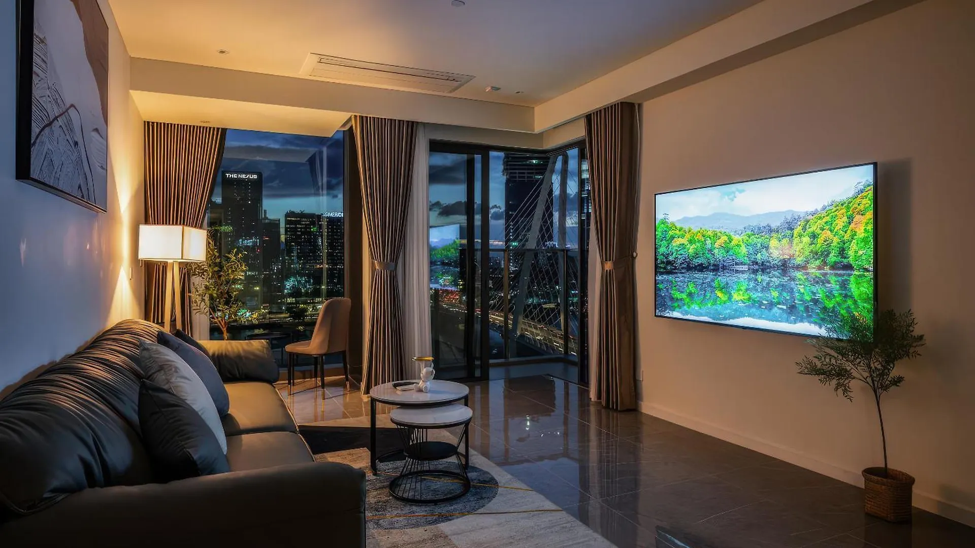 Apartment The Opera Residence - Luxury Infinity Pool&Sauna Ho Chi Minh City