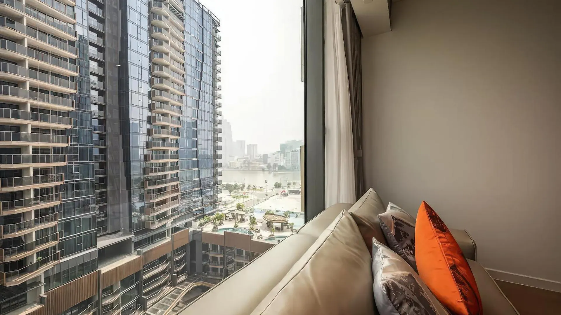 The Opera Residence - Luxury Infinity Pool&Sauna Ho Chi Minh City Vietnam