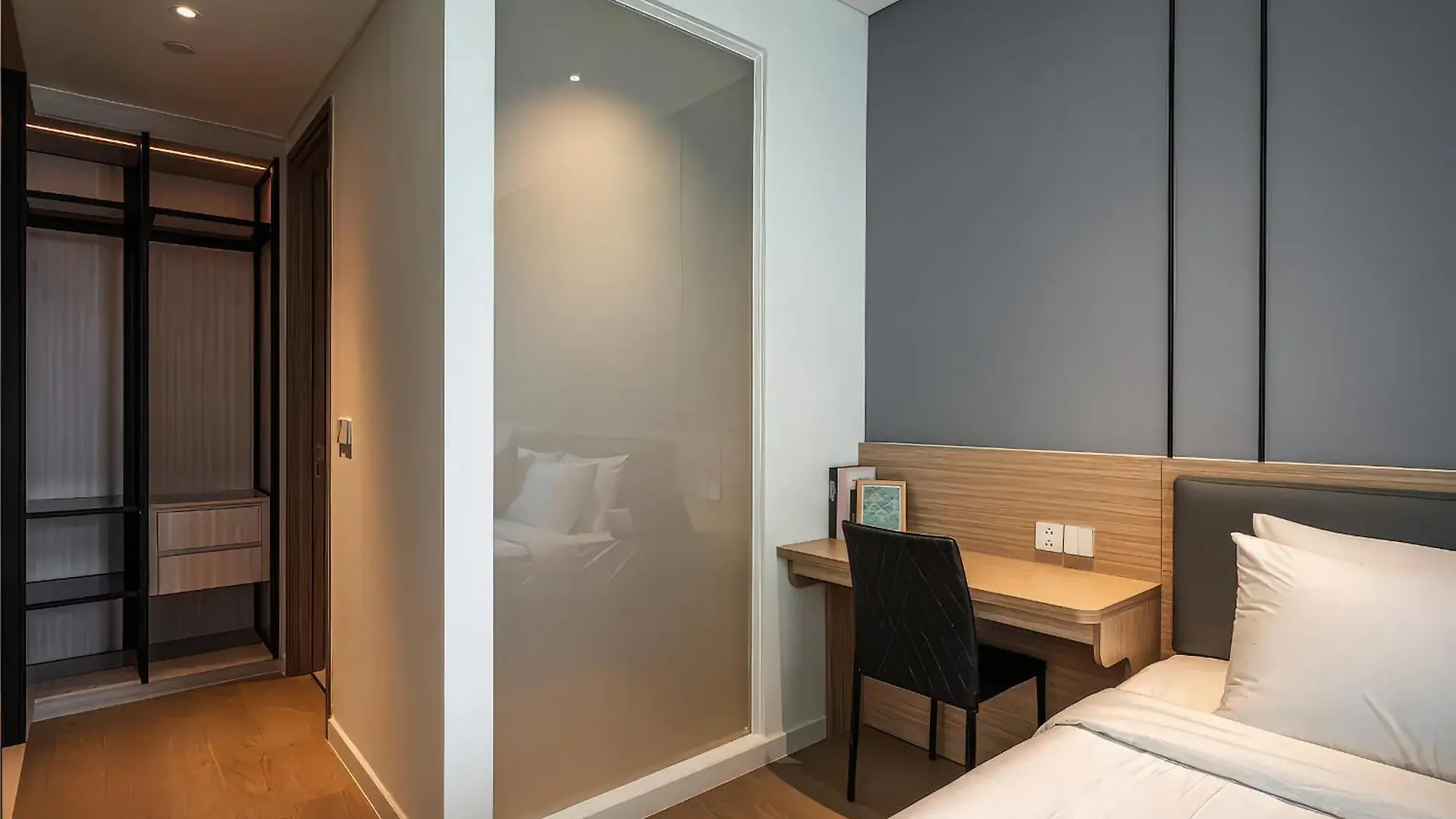 The Opera Residence - Luxury Infinity Pool&Sauna Ho Chi Minh City