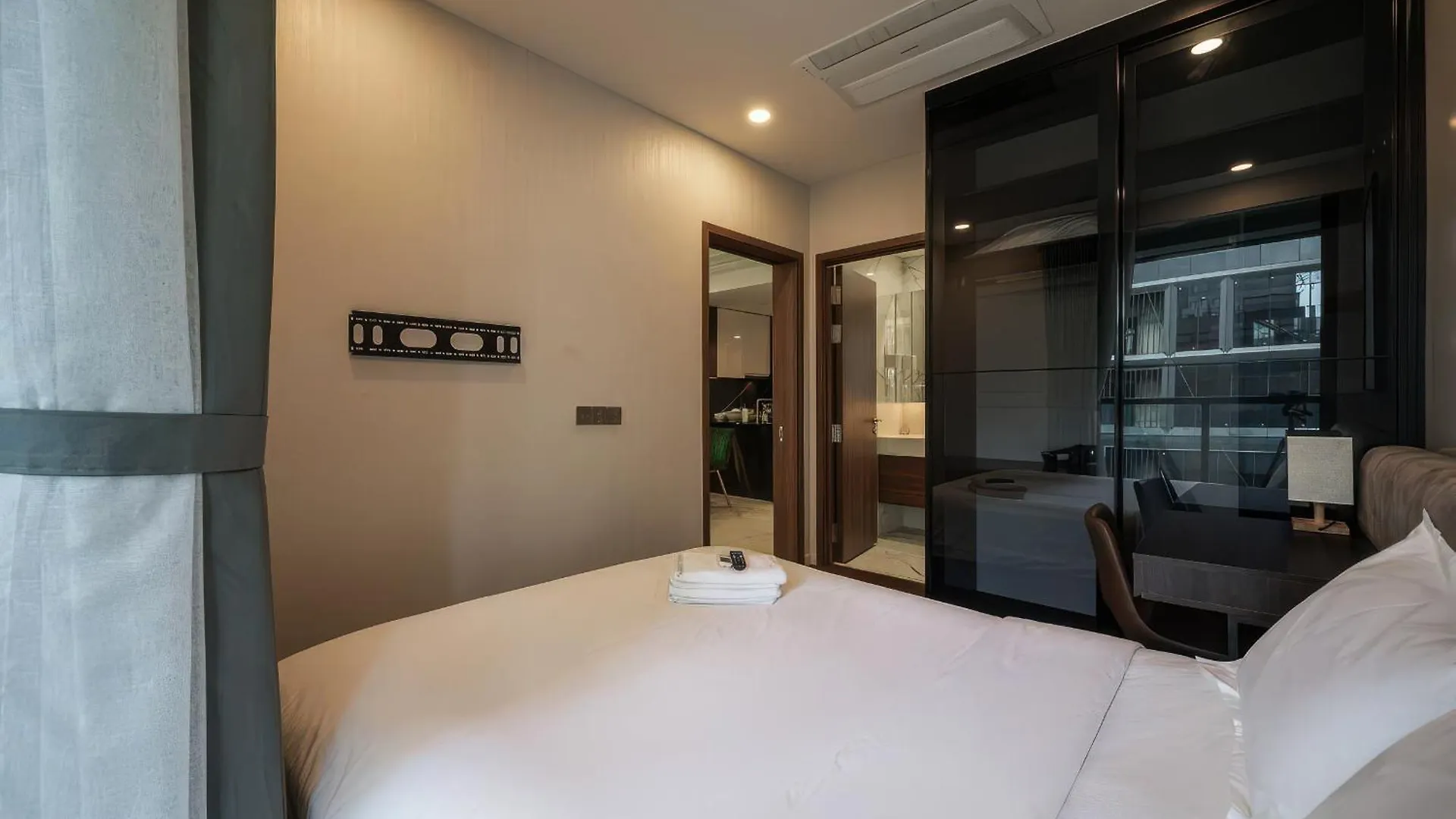 The Opera Residence - Luxury Infinity Pool&Sauna Ho Chi Minh City 0*,