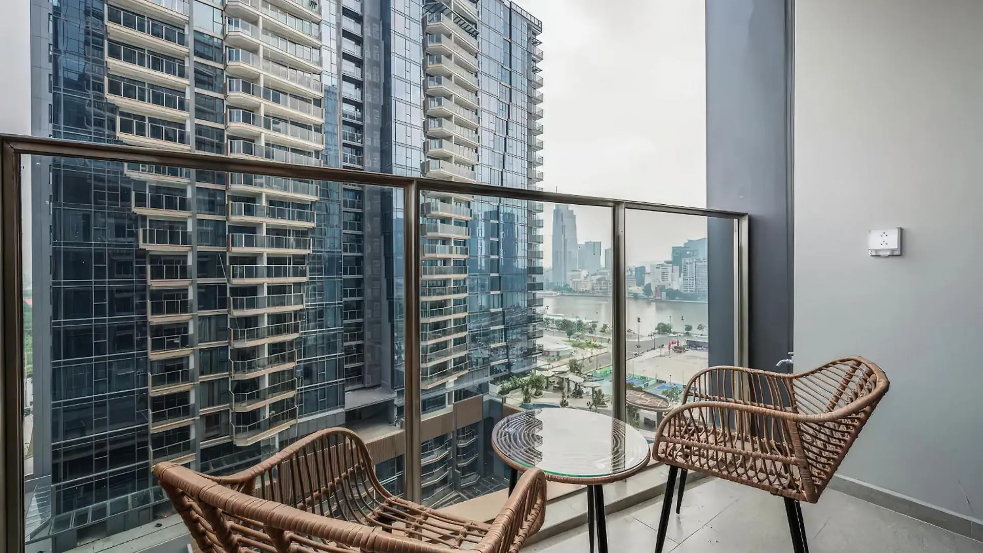 The Opera Residence - Luxury Infinity Pool&Sauna Ho Chi Minh City