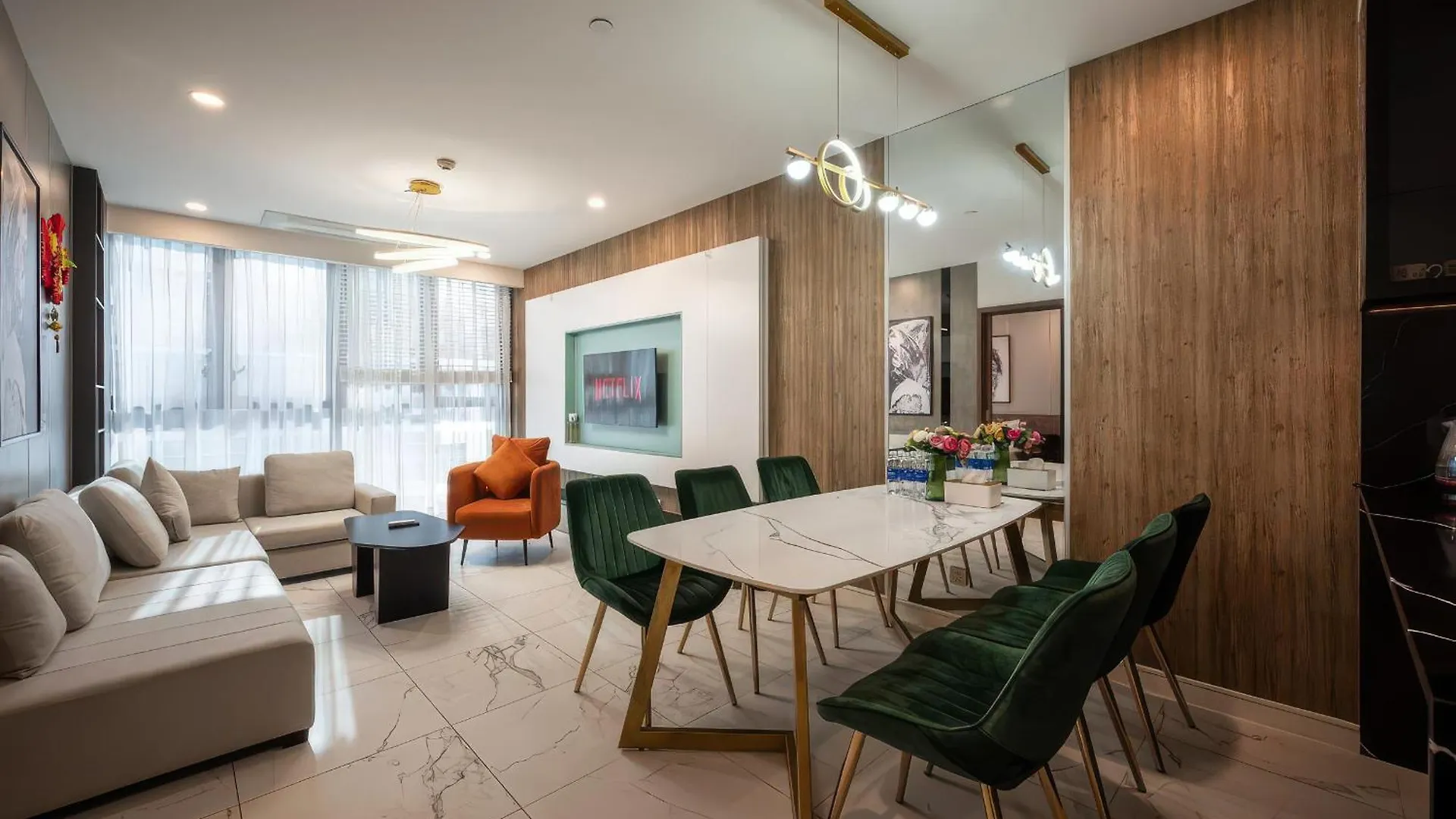 The Opera Residence - Luxury Infinity Pool&Sauna Ho Chi Minh City