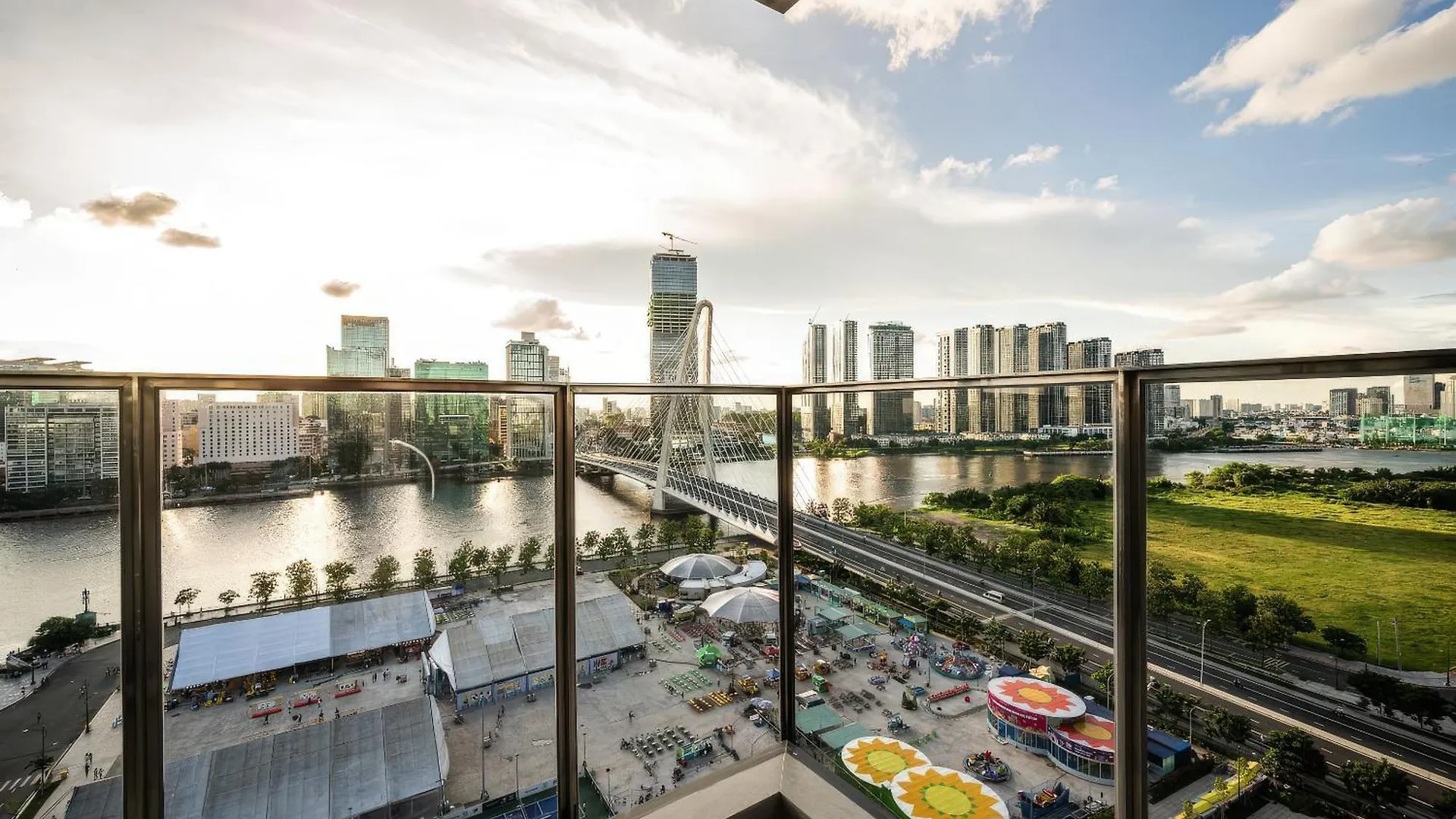 The Opera Residence - Luxury Infinity Pool&Sauna Ho Chi Minh City 0*,
