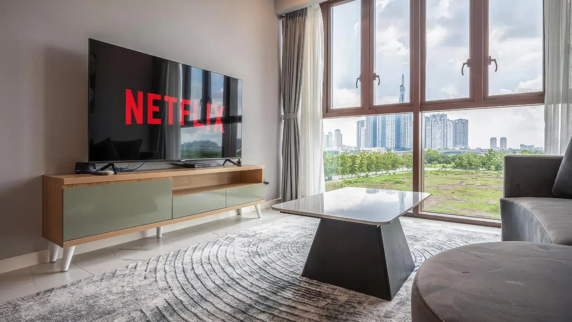 The Opera Residence - Luxury Infinity Pool&Sauna Ho Chi Minh City Vietnam