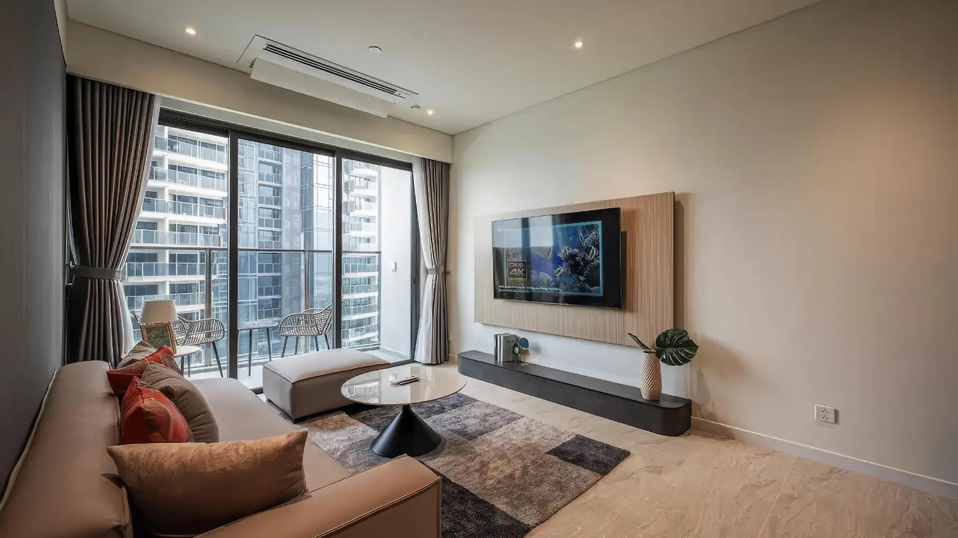 Apartment The Opera Residence - Luxury Infinity Pool&Sauna Ho Chi Minh City Vietnam